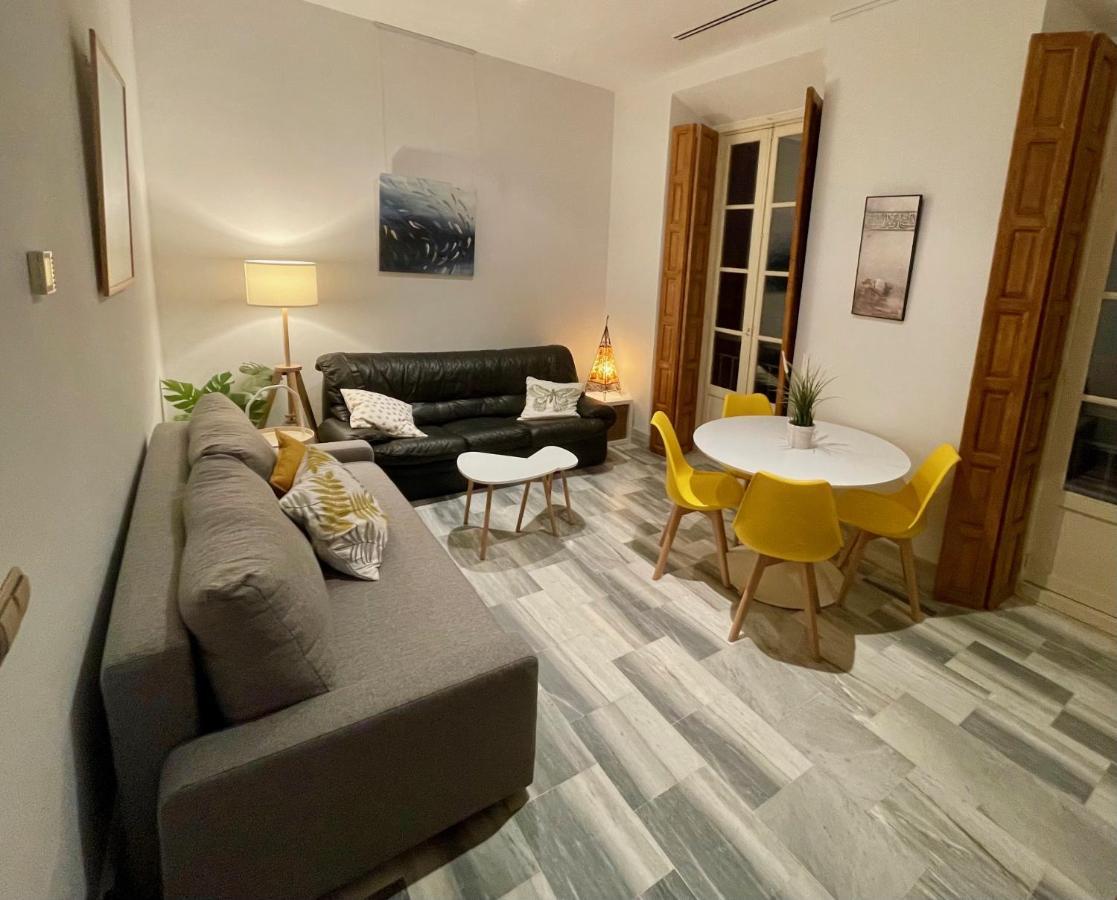 Picasso'S Birth House Charming Apartment มาลากา ภายนอก รูปภาพ